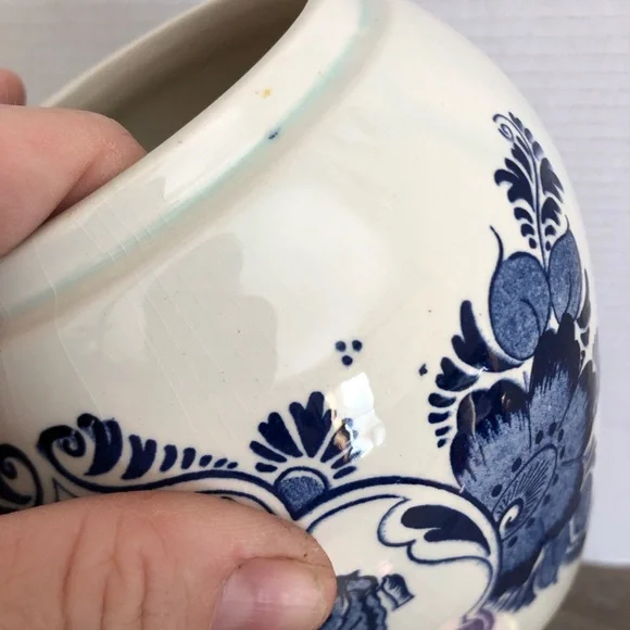 Classic Blue and White Ceramic Jar with Gold Lid - Picture 11 of 16